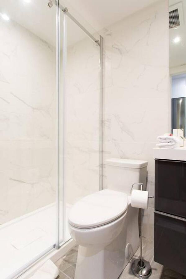 Palms Little Italy Studio With Full Bathroom By Denstays Montréal Eksteriør bilde